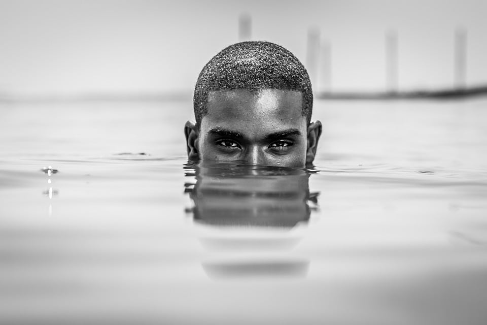 Dimensões de uma piscina olímpica - comprimento, largura, profundidade (qual a profundidade) e tamanho da pista